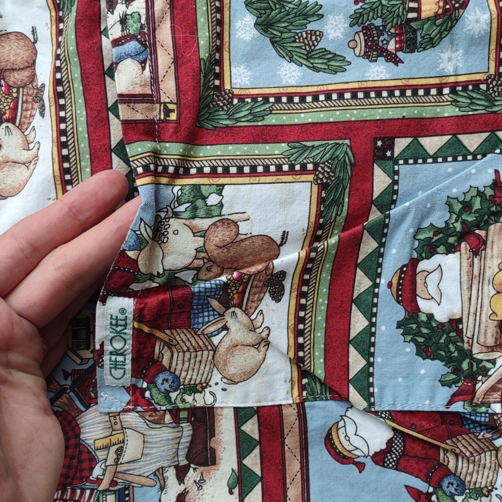 Cherokee scrub top (Santa) - Picture 4 of 6